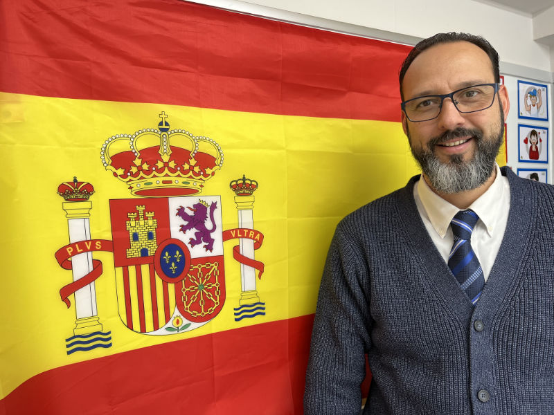 スペイン国旗とJose先生